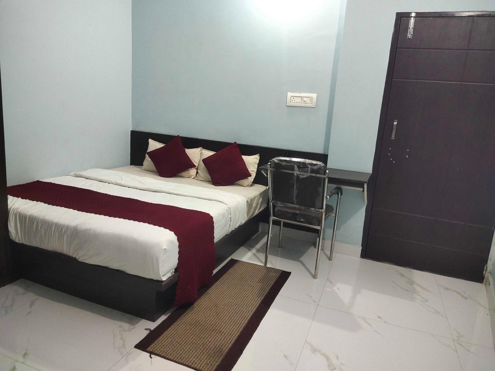 Hotel O Home Aditya Inn Suits Homestay Ayodhya Экстерьер фото